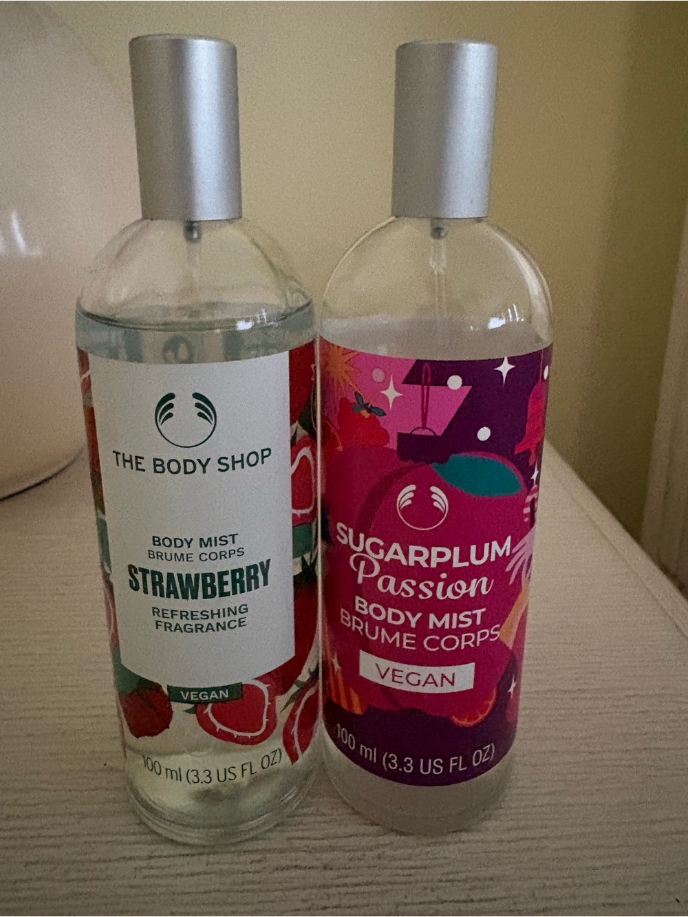 The Body Shop Strawberry & Sugarplum Passion Body Mists - Red/Pink
